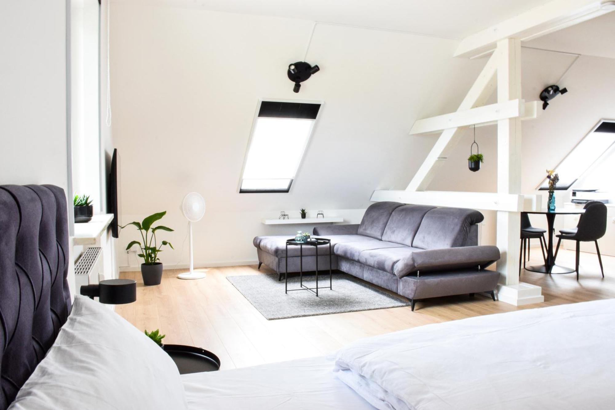 Stycoz - Modernes Loft - 60 M2 - Kueche - Parken * Starnberg