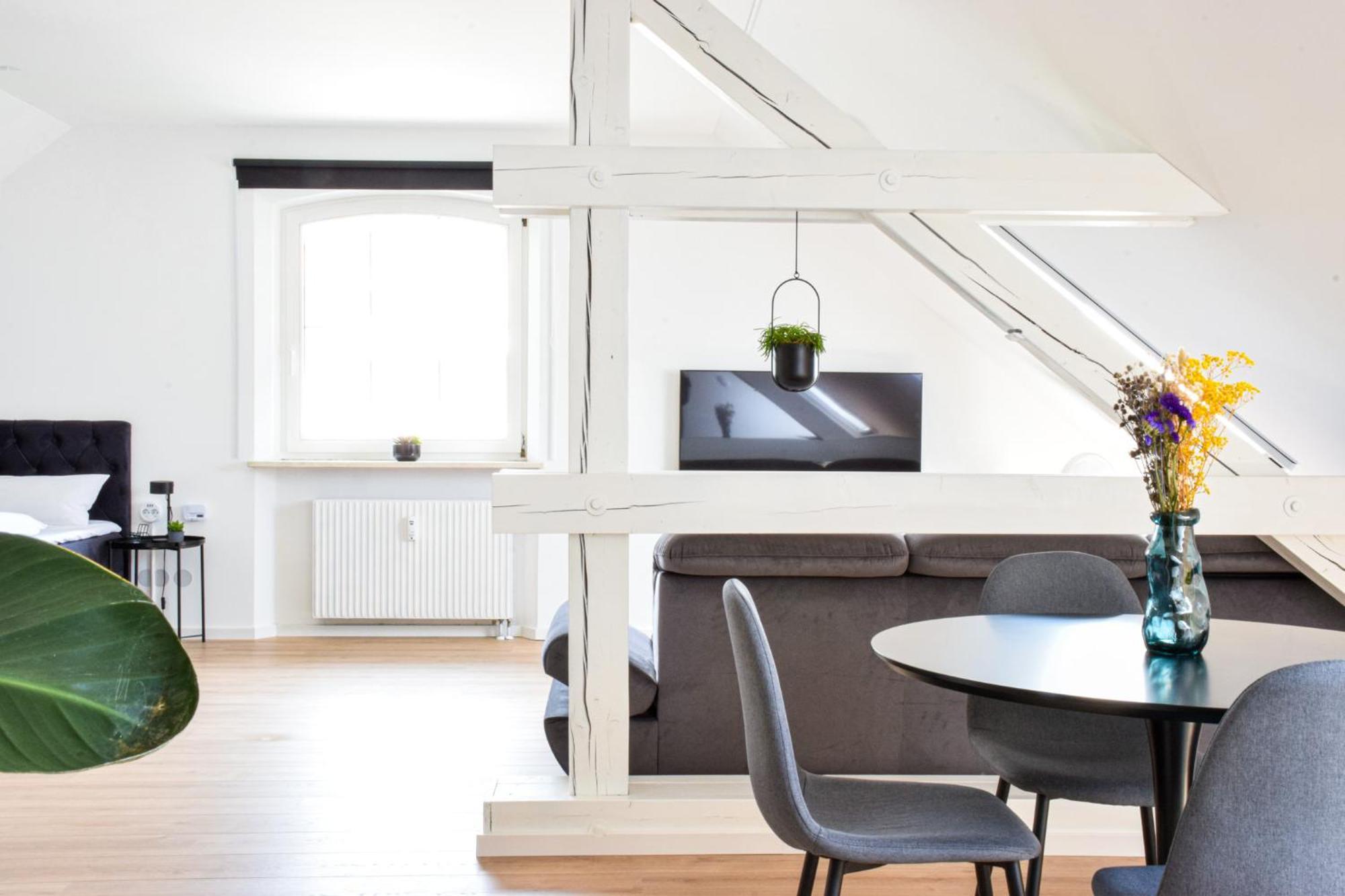 Stycoz - Modernes Loft - 60 M2 - Kueche - Parken * Starnberg